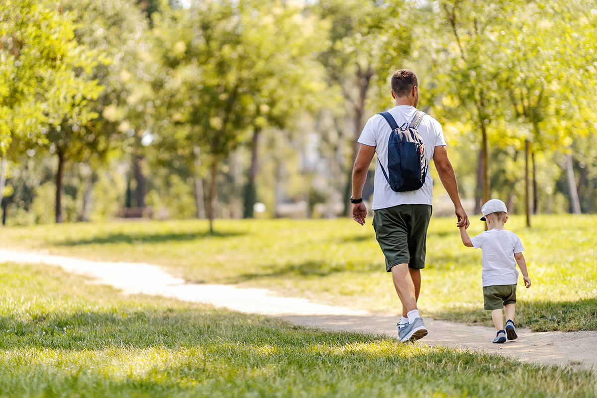 Read more about the article Walking Can Improve Your Spine Health